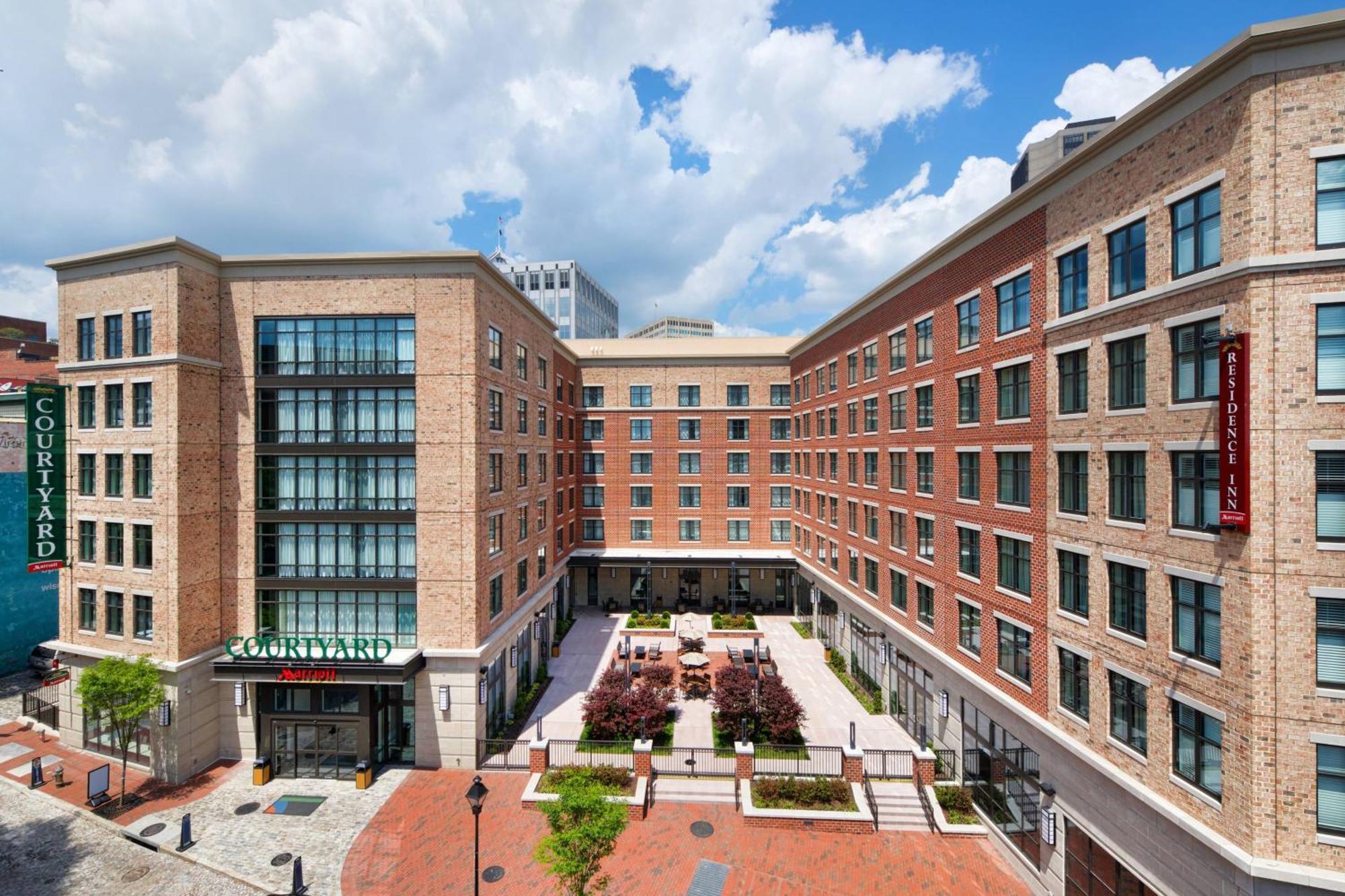 Готель Courtyard By Marriott Richmond Downtown Екстер'єр фото